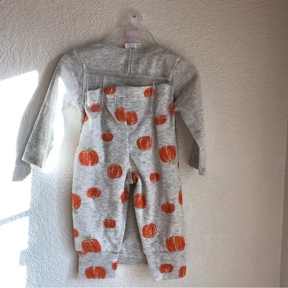 NWT Carter’s Just one You Long sleeve Romper With snap Button Closure 2 pieces - Picture 8 of 8